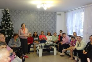 mieszkanki czekające na kolędę