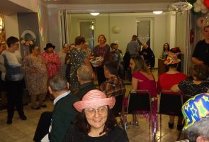 zabawa integracyjna - krzesełka