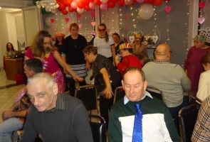 zabawa integracyjna - krzesełka