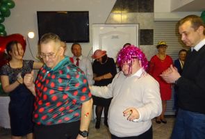 zabawa integracyjna - krzesełka