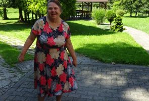 mieszkanka pozująca do zdjęcia