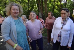mieszkanki pozujące do zdjęcia