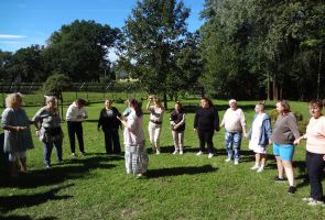 wspólna zabawa w kole